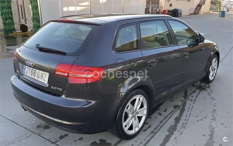 Usado Audi A3 Ambition 140 CV (102 kW) 2009 Gris / plata Utilitario