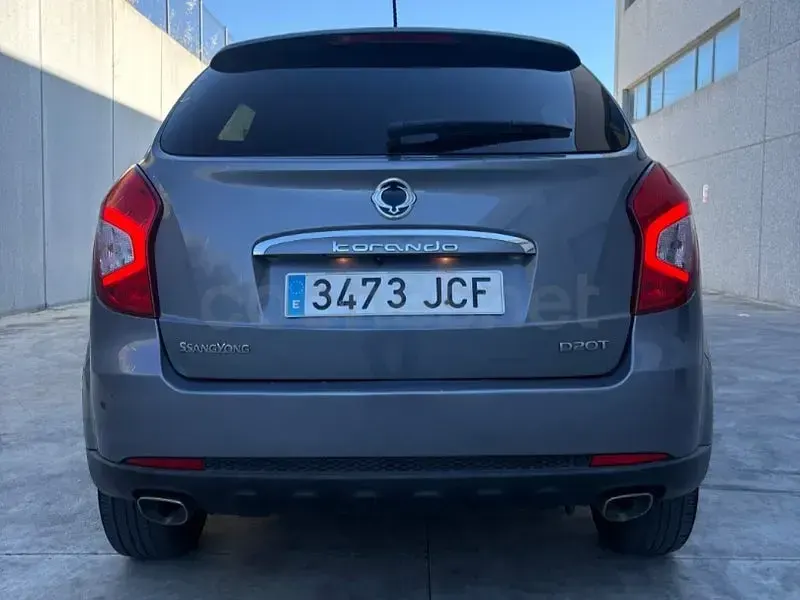 Usado SsangYong Korando 149 CV (109 kW) 2015 Gris / plata SUV