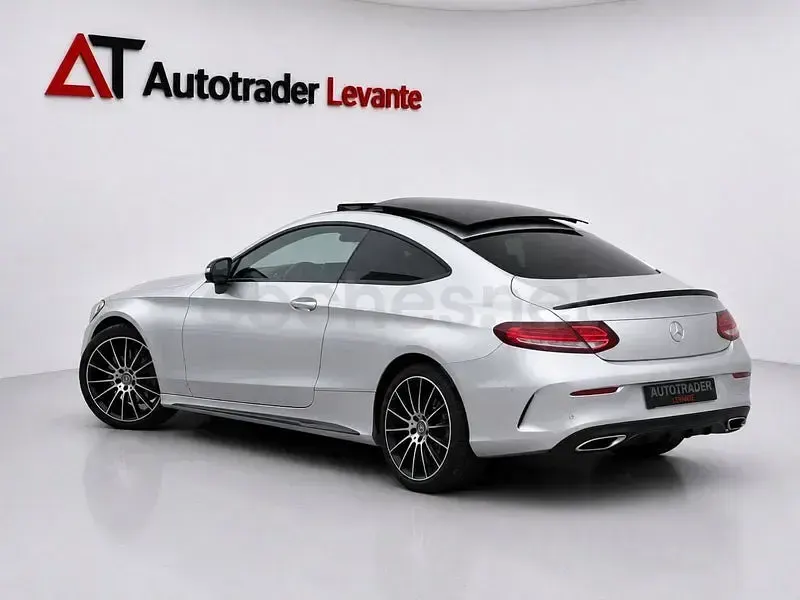 Käytetty Mercedes C300 245 HP (180 kW) 2017 Harmaa Coupe - kaksiovinen