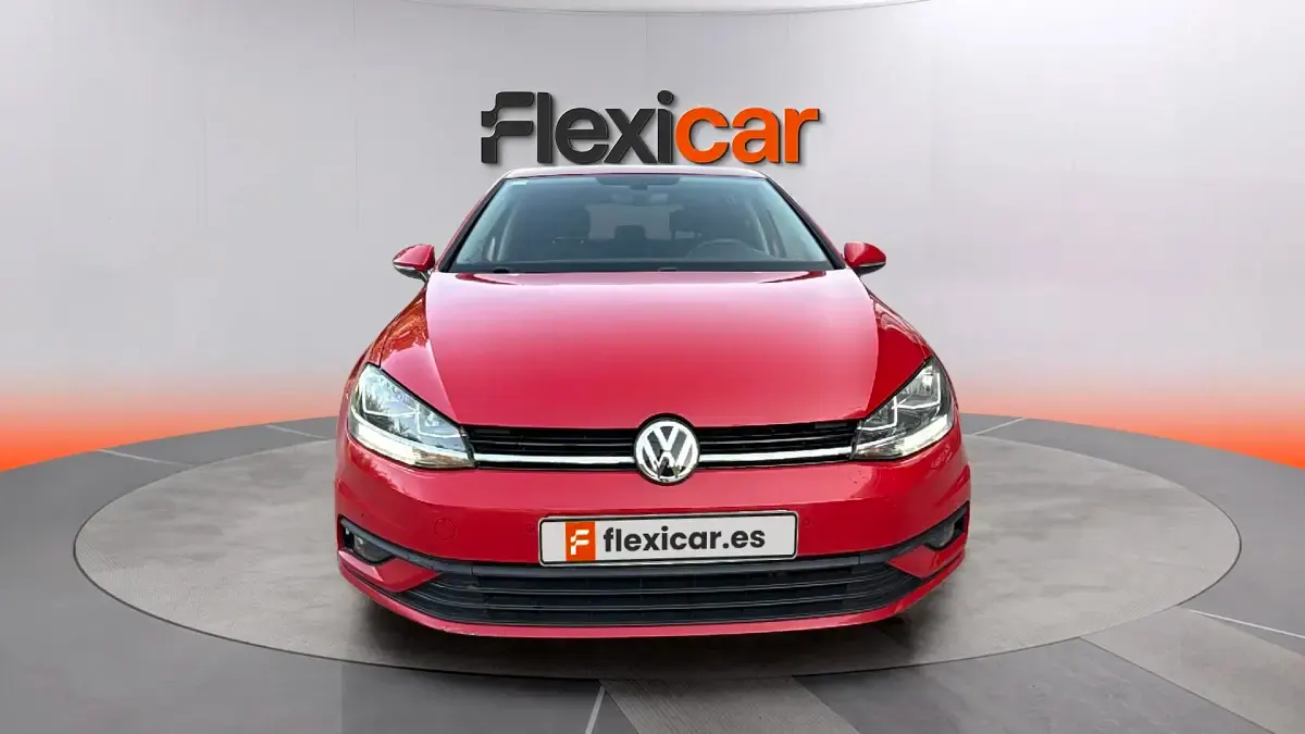 Usado VW Golf VII Advance 110 CV (80 kW) 2018 Rojo Berlina