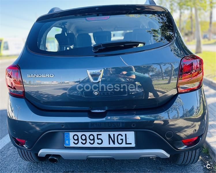 Usado Dacia Sandero 100 CV (73 kW) 2020 Gris / plata Berlina