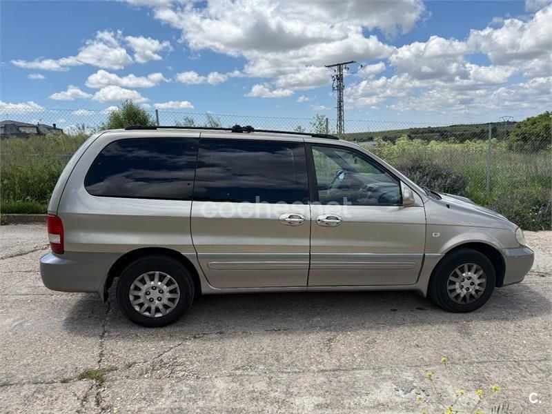 Usado Kia Carnival EX 144 CV (105 kW) 2003 Beige Monovolumen