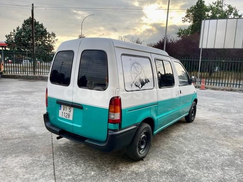 Usado Nissan Vanette 75 CV (55 kW) 1997 Blanco Monovolumen