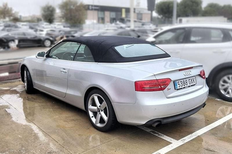 Usado Audi A5 Premium 211 CV (155 kW) 2010 Gris claro Coupe