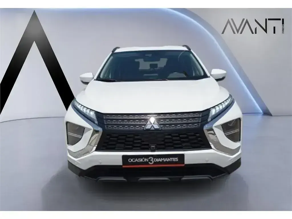 Usado Mitsubishi Eclipse Cross Motion 188 CV (138 kW) 2022 Blanco SUV