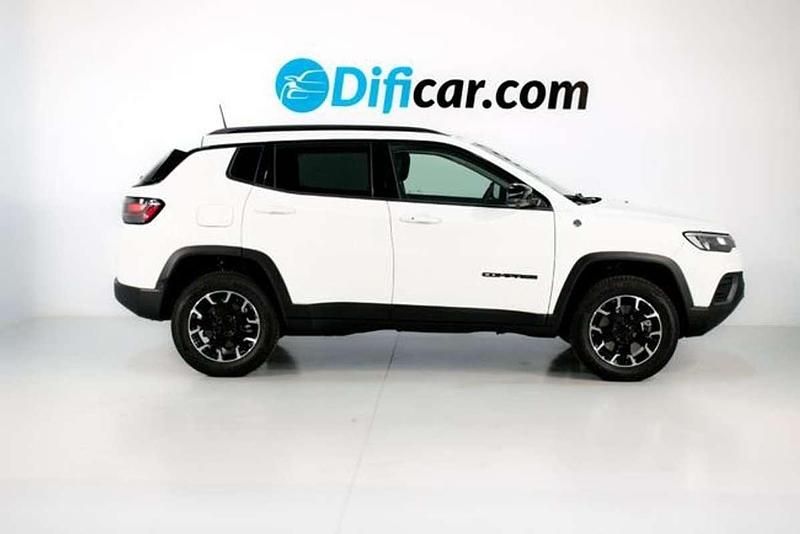 Usado Jeep Compass Trailhawk 243 CV (178 kW) 2024 Blanco SUV