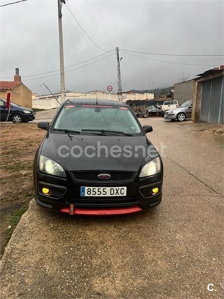 Negro Usado 2006 Ford Focus Sport Berlina | 3200 € (Precio justo) - Imagen 1/4