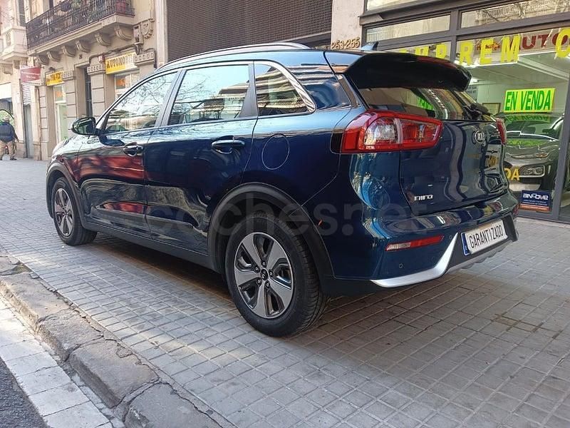 Usado Kia Niro 141 CV (103 kW) 2017 Azul SUV