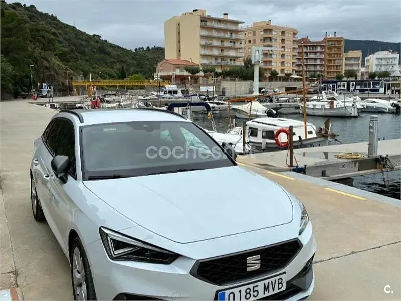 Usado Seat Leon FR 150 CV (110 kW) 2024 Blanco Familiar