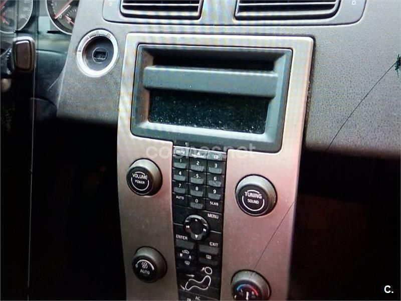 Usado Volvo S40 Momentum 100 CV (73 kW) 2006 Azul Berlina