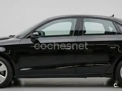 Usado Audi A3 Premium 116 CV (85 kW) 2017 Negro Berlina