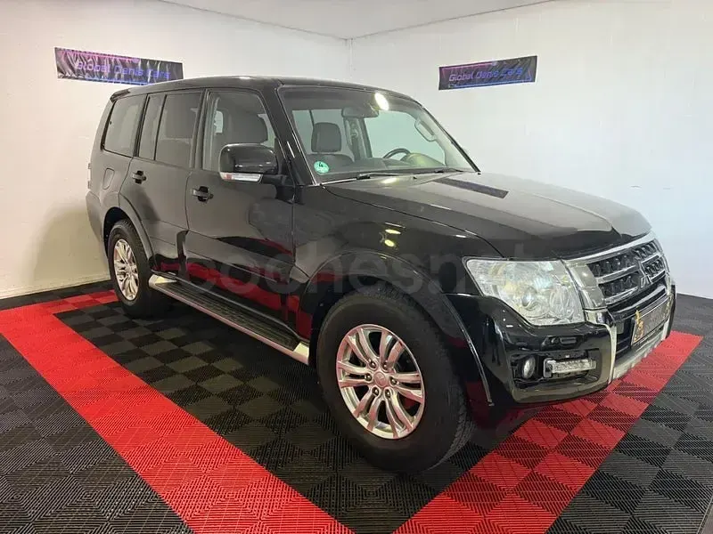 Usado Mitsubishi Montero 190 CV (139 kW) 2018 Negro SUV