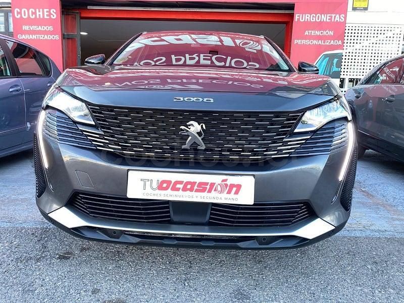 Usado Peugeot 3008 Allure 130 CV (95 kW) 2021 Gris / plata SUV