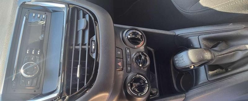 Usado Peugeot 208 Access 75 CV (55 kW) 2017 Blanco Utilitario