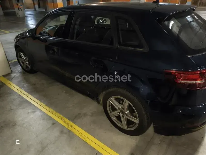 Usado Audi A3 150 CV (110 kW) 2019 Azul Berlina