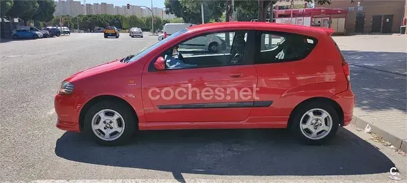 Usado Chevrolet Kalos Sport 94 CV (69 kW) 2005 Rojo Berlina