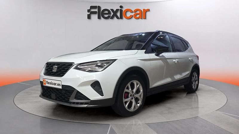 Usado Seat Arona FR 150 CV (110 kW) 2023 Blanco SUV