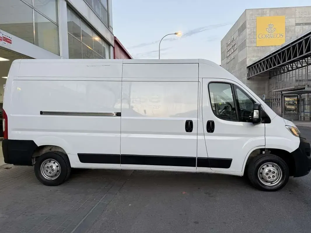 Usado Opel Movano 140 CV (102 kW) 2023 Blanco Van
