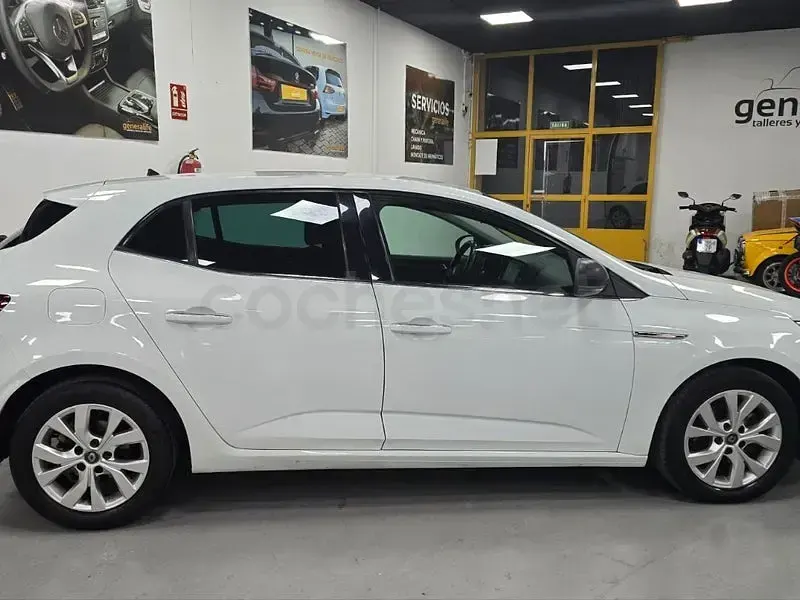 Usado Renault Mégane LIMITED 115 CV (84 kW) 2019 Blanco Berlina