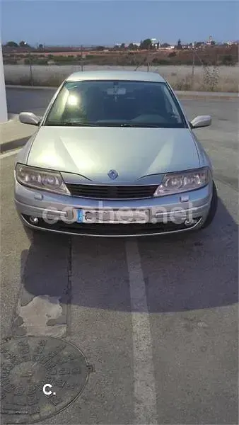 Usado Renault Laguna II Authentique 100 CV (73 kW) 2003 Gris / plata Berlina