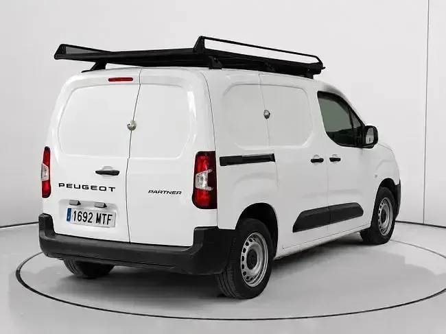 Usado Peugeot Partner 102 CV (75 kW) 2024 Blanco Monovolumen