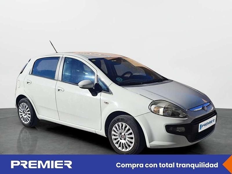 Usado Fiat Punto Active 65 CV (47 kW) 2010 Blanco Utilitario