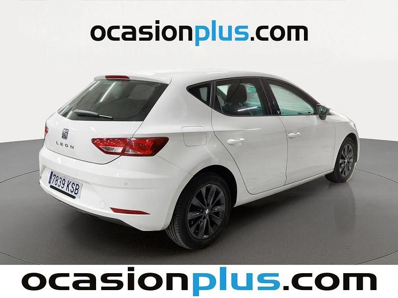 Usado Seat Leon Style 130 CV (95 kW) 2018 Blanco Utilitario