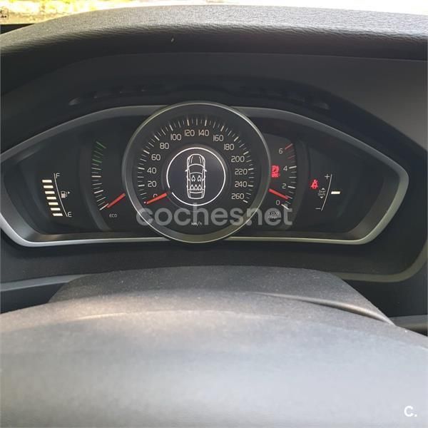 Blanco Usado 2016 Volvo V40 CC Kinetic Familiar | 9500 € (Buen precio) - Imagen 1/4