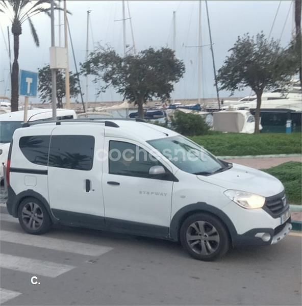 Blanco Usado 2015 Dacia Dokker Stepway Monovolumen | 7000 € (Caro) - Imagen 1/2