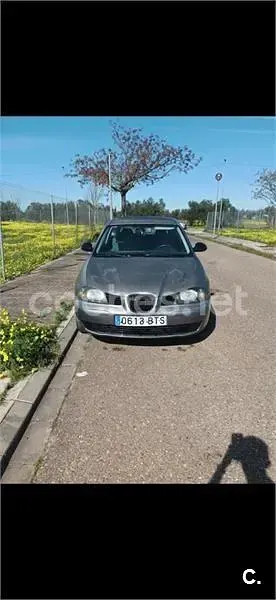 Usado Seat Ibiza Stella 64 HP (47 kW) 2002 Bege Citadino