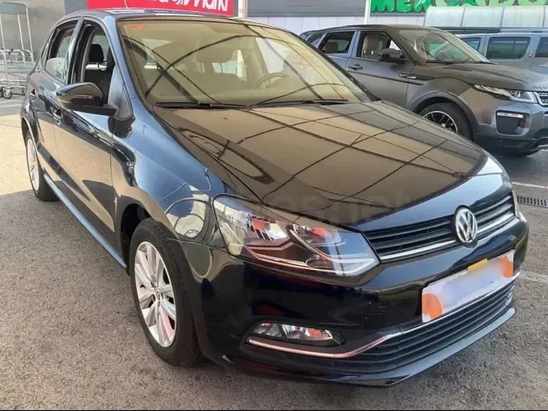 Usado VW Polo Advance 90 CV (66 kW) 2014 Negro Berlina