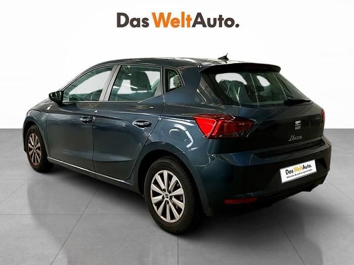 Usado Seat Ibiza Style Plus 110 CV (80 kW) 2022 Gris / plata Utilitario