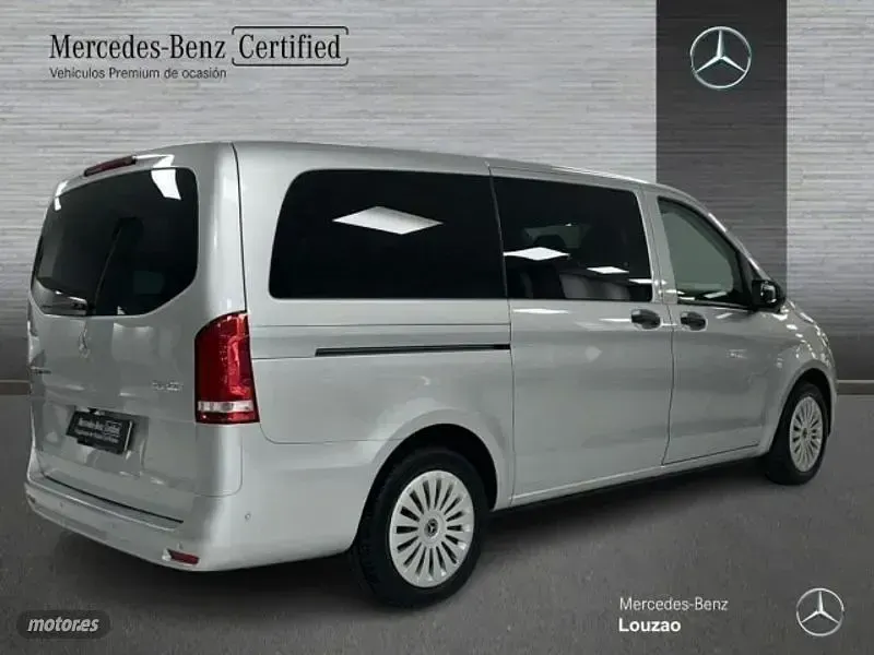 Usado Mercedes Vito 163 CV (119 kW) 2023 Gris / plateado Van