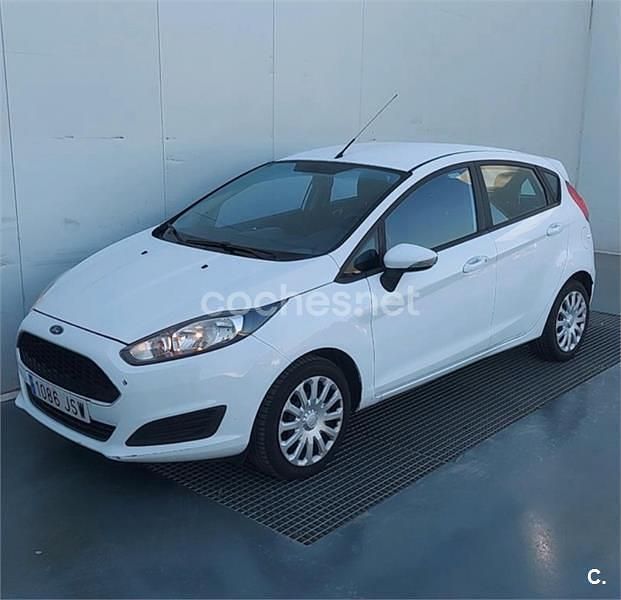 Usado Ford Fiesta Trend 95 CV (69 kW) 2016 Blanco Berlina
