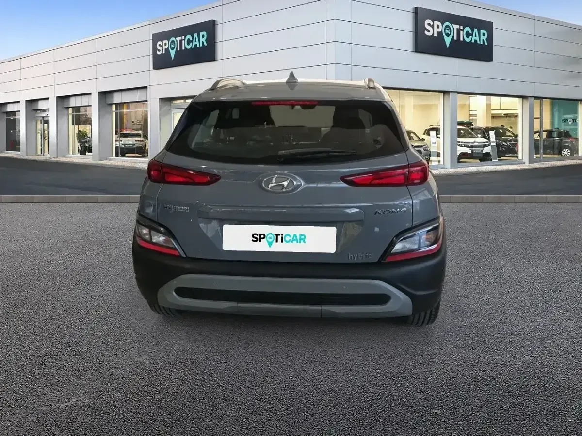 Usado Hyundai Kona 141 CV (103 kW) 2022 Gris SUV