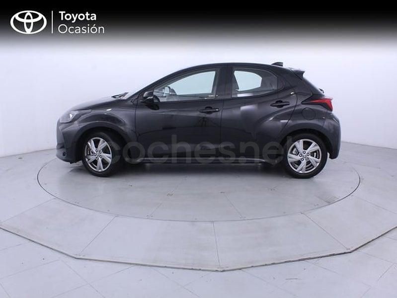 Usado Toyota Yaris Hybrid Active 116 CV (85 kW) 2025 Negro Berlina