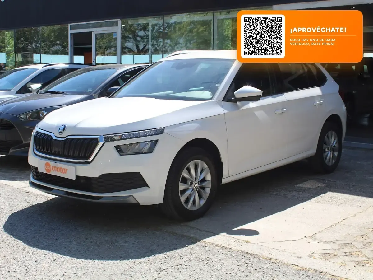 Usado Skoda Kamiq Ambition 110 CV (80 kW) 2022 Blanco SUV