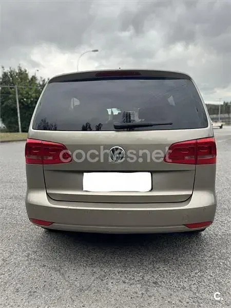 Usado VW Touran Sport 177 CV (130 kW) 2013 Beige Monovolumen