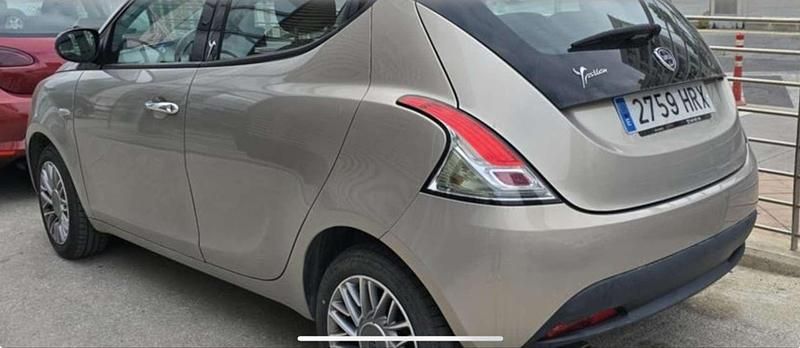 Usado Lancia Ypsilon S 69 CV (50 kW) 2013 Utilitario