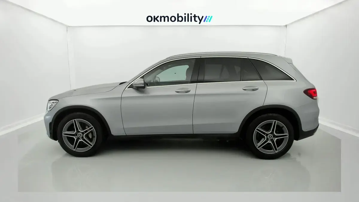 Usado Mercedes GLC200 AMG line 163 CV (119 kW) 2022 Plata hightech SUV