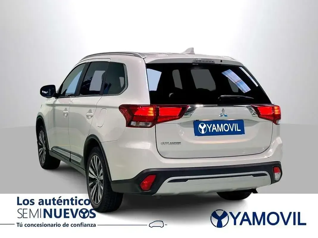 Usado Mitsubishi Outlander Motion 150 CV (110 kW) 2021 Blanco SUV
