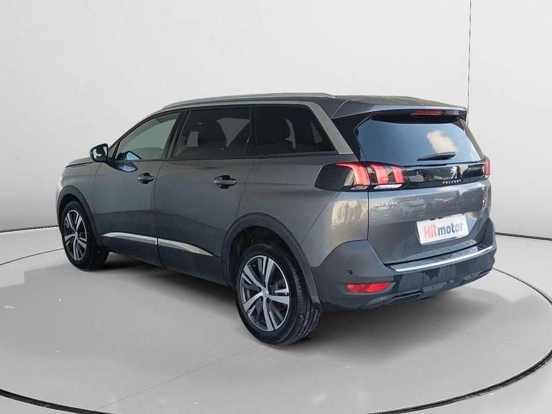 Usado Peugeot 5008 Allure 132 CV (97 kW) 2023 Gris SUV