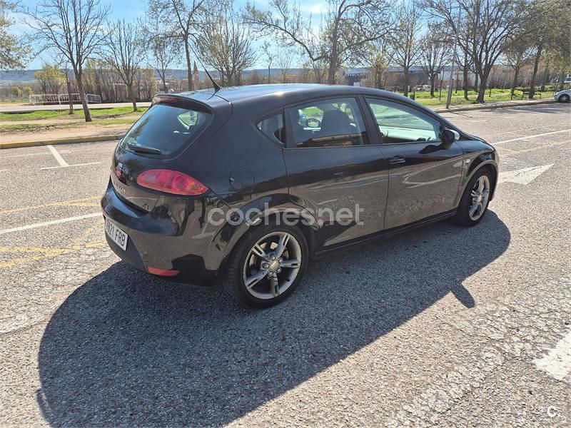 Usado Seat Leon FR 170 CV (125 kW) 2007 Negro Utilitario
