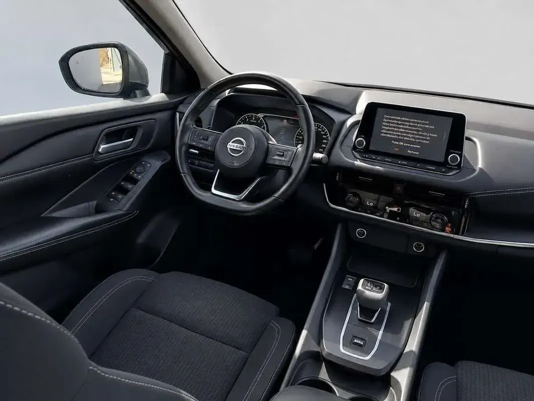 Usado Nissan Qashqai Acenta 139 CV (102 kW) 2022 Gris SUV