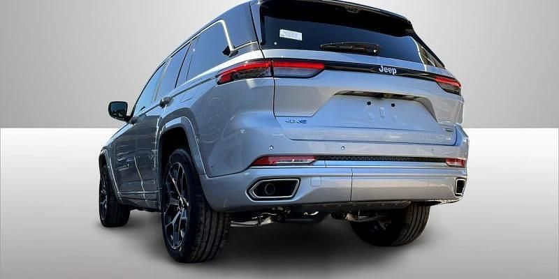 Nuevo Jeep Grand Cherokee Summit 381 CV (280 kW) 2025 Plata SUV