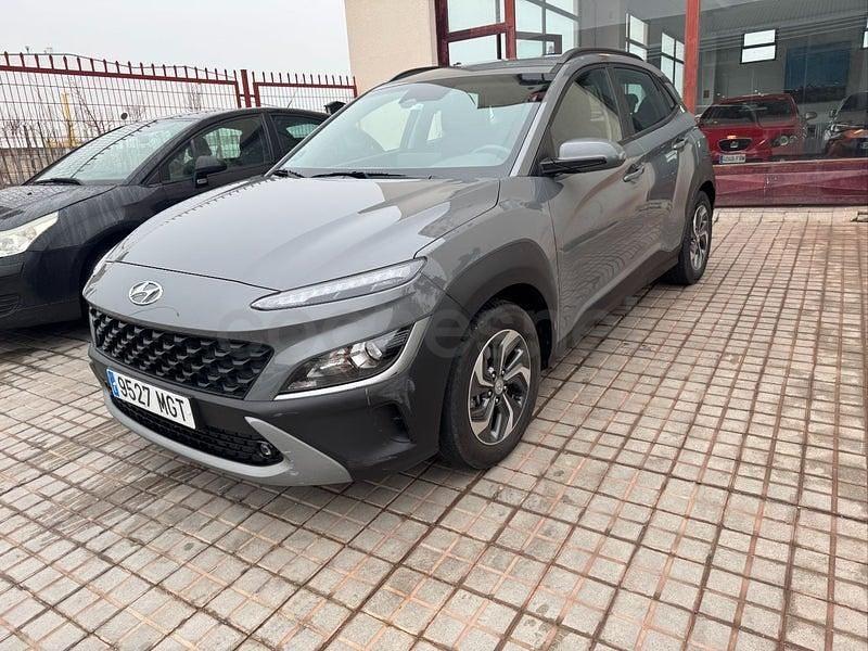 Usado Hyundai Kona 141 CV (103 kW) 2023 Gris / plata SUV