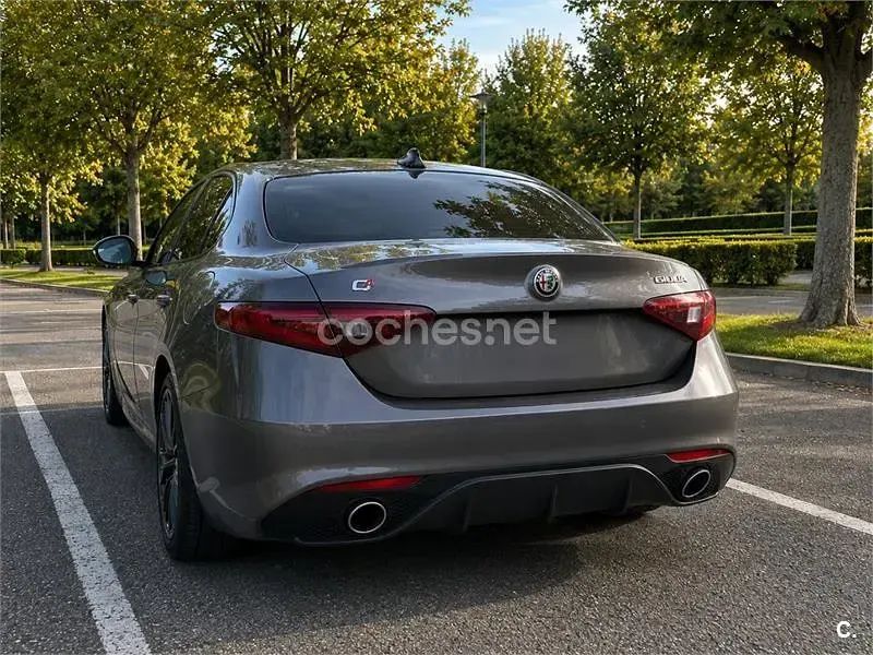 Usado Alfa Romeo Giulia Veloce 280 CV (205 kW) 2022 Gris / plata Berlina