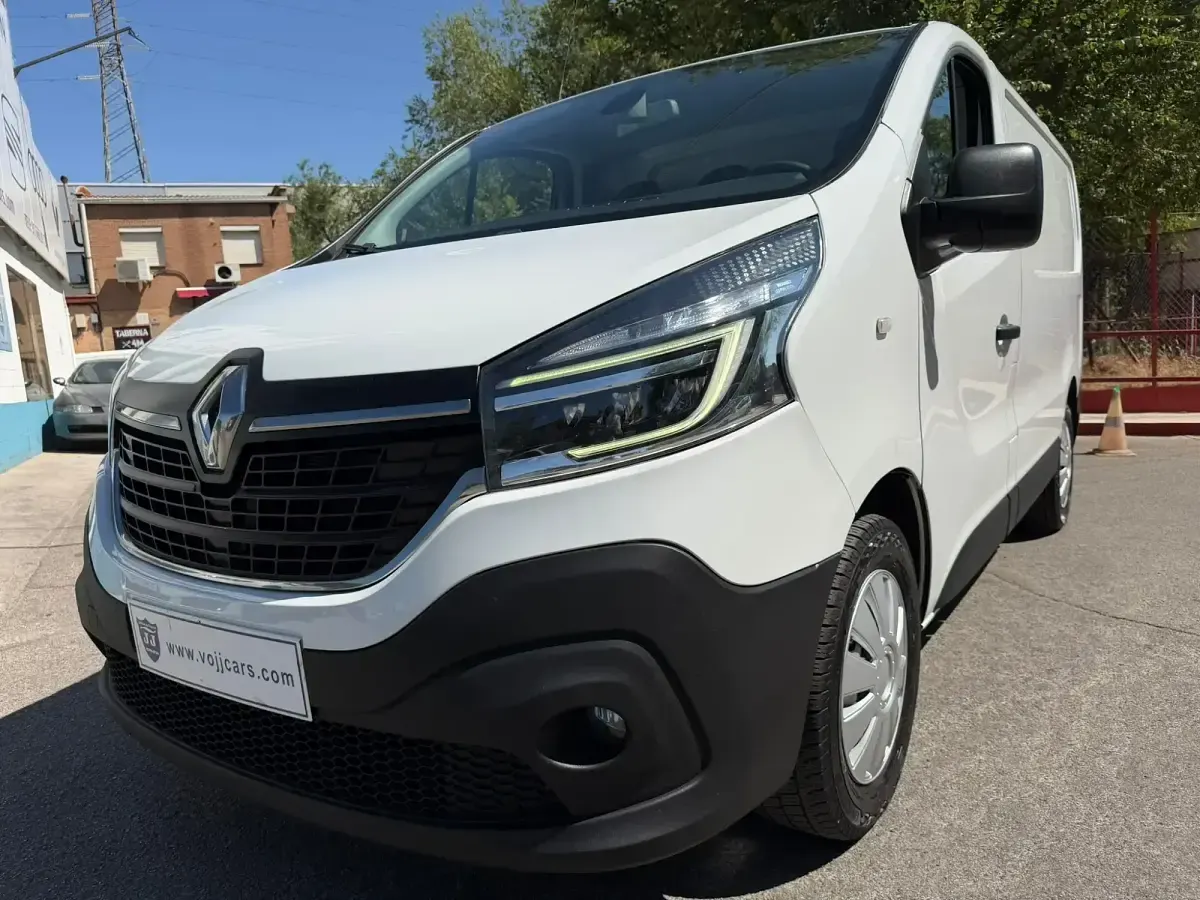 Usado Renault Trafic 120 CV (88 kW) 2020 Blanco Monovolumen