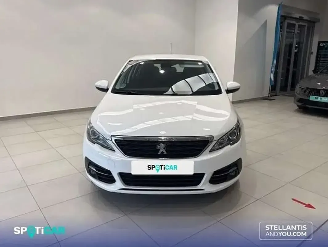 Usado Peugeot 308 Active 131 CV (96 kW) 2021 Blanco Utilitario