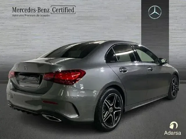 Usado Mercedes A180 136 CV (100 kW) 2026 Gris montaña